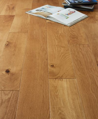 wide plank wood flooring